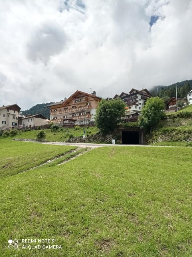 Hotel Millefiori Vigo di Fassa Esterno foto