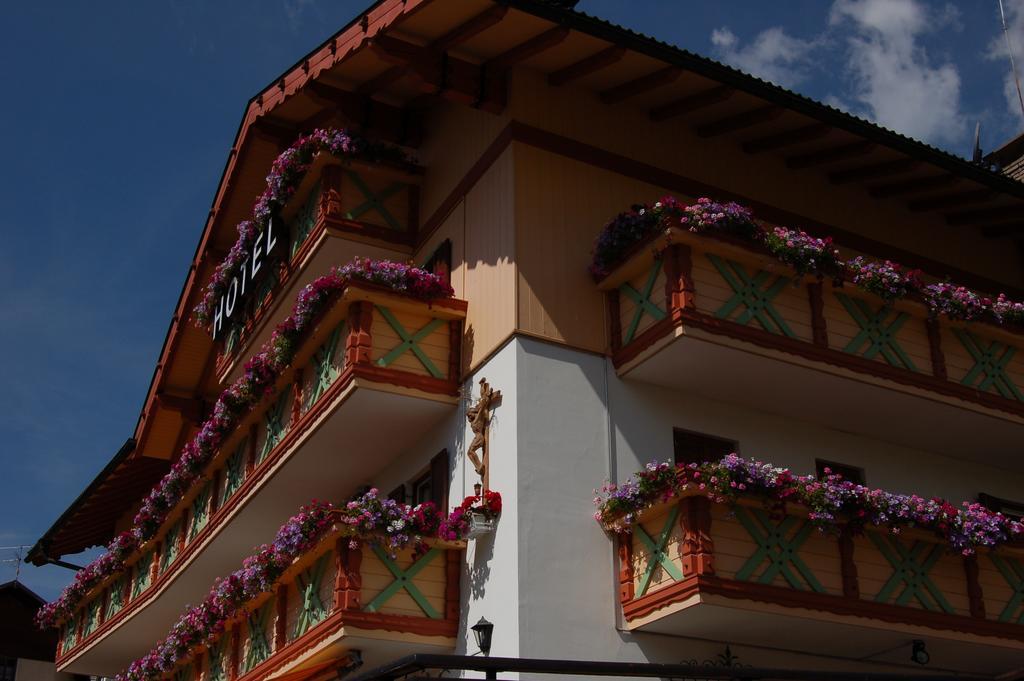 Hotel Millefiori Vigo di Fassa Esterno foto